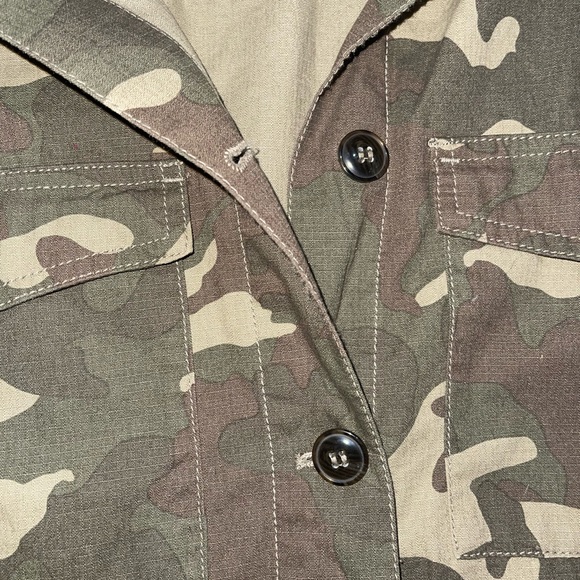 Divided / H&M Camo Utility Cargo Jacket Size 8 - Picture 4 of 7